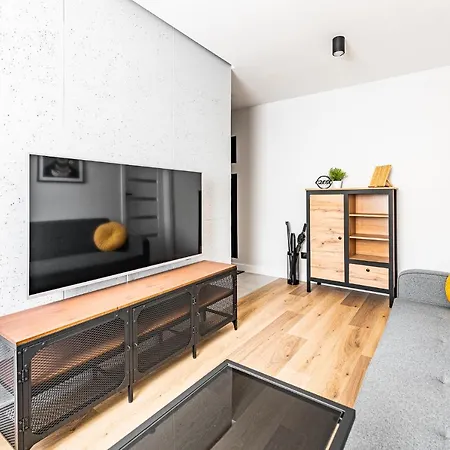 Frida Ligota Near Hospitals & Sum