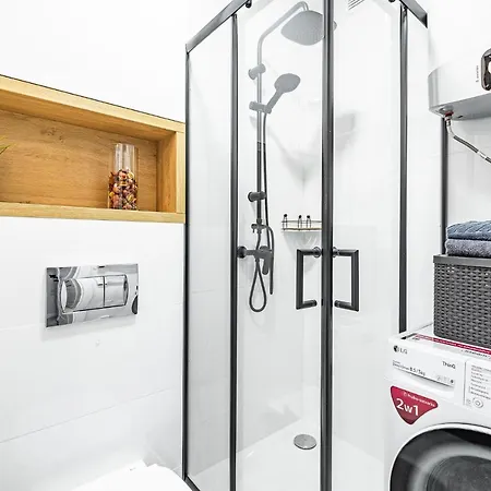 Frida Ligota Near Hospitals & Sum